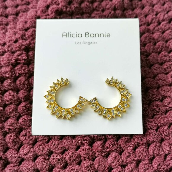 Alicia Bonnie Gold White Crystal Sunburst Stud Earrings NEW - Picture 1 of 3